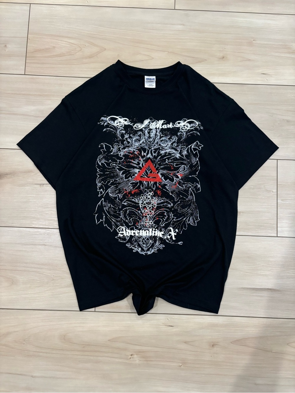 Affliction Style Y2K Grunge Black Short-Sleeve Tee with White and Red Graphic